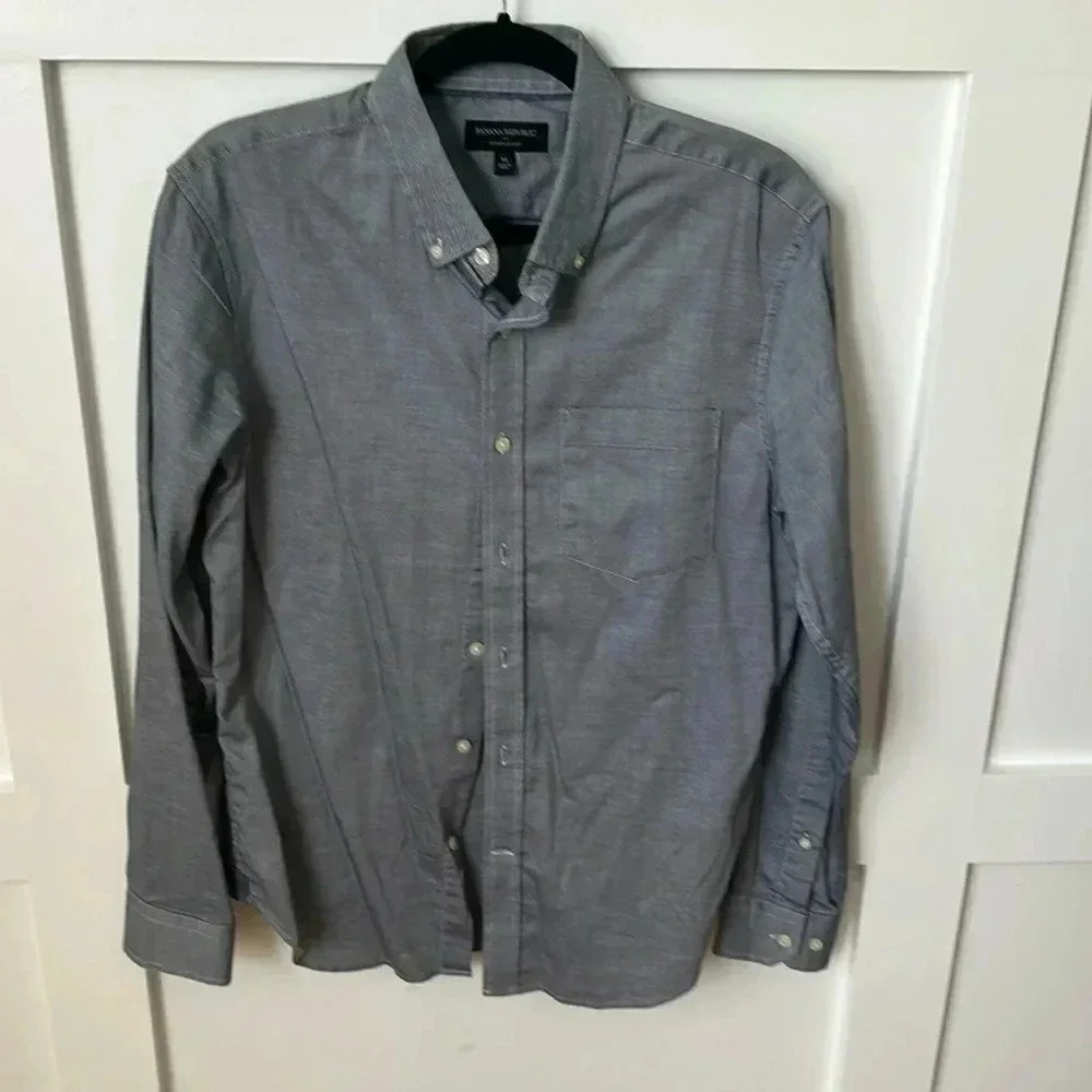 Banana republic men’s button-down shirt